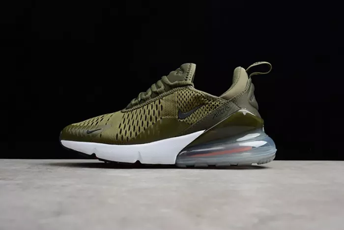 NIKE mens AIR MAX 270