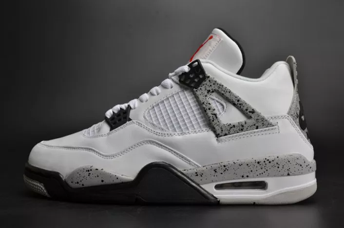 Air Jordan 4 OG “White Cement”  840606-192