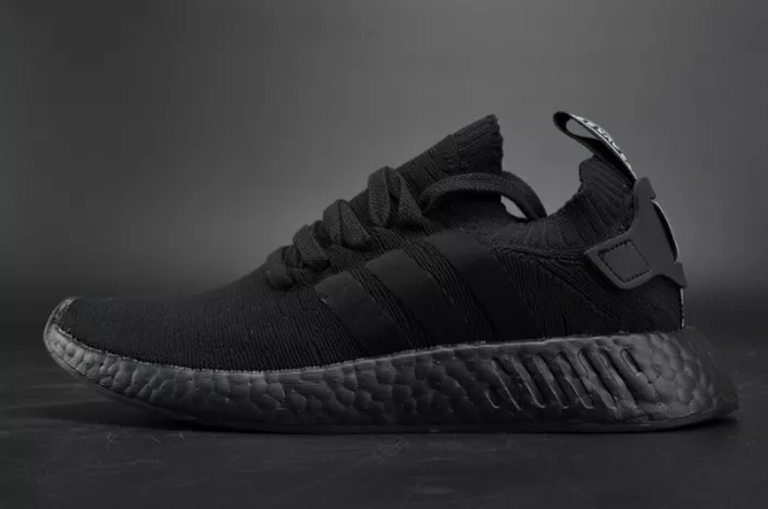 ADIDAS Originals NMD R2 Primeknit Triple Black Sneaker  BY9525