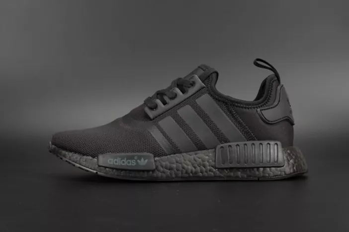 ADIDAS NMD_R1 TRIPLE BLACK  REFLECTIVE LIMITED EDITION TRAINERS S31508
