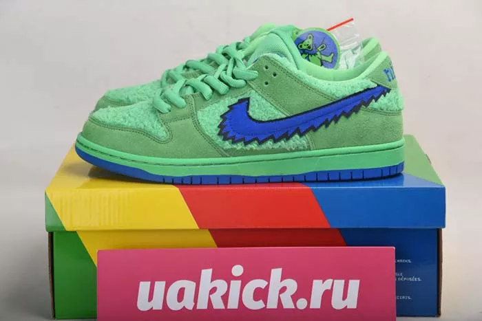 Dead x Nike SB Dunk Low“ Green Bear” CJ5378-300