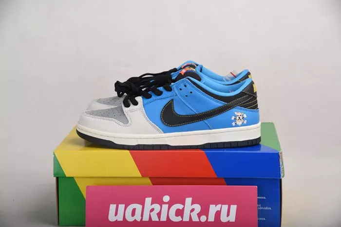 Instant Skateboard x Nike SB Dunk Low CZ5128-400