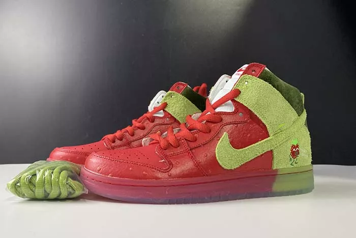 Nike SB Dunk High “Strawberry Cough  CW7093-600