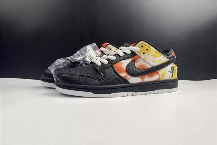 Nike SB Dunk Low“Raygun” BQ6832-001