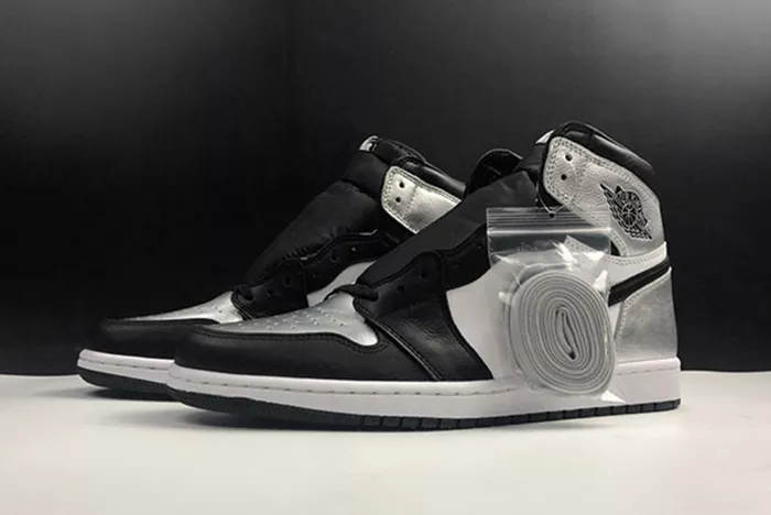 Air Jordan 1 High OG WMNS “Silver Toe” CD0461-001