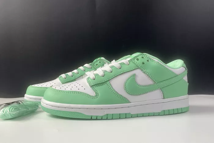 Nike Dunk Low Green Glow (W) DD1503-105