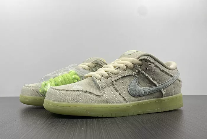 Nike SB Dunk Low “Mummy” DM0774-111