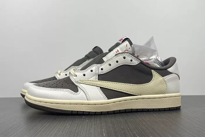 Travis Scott x Air Jordan 1 DM7866-162