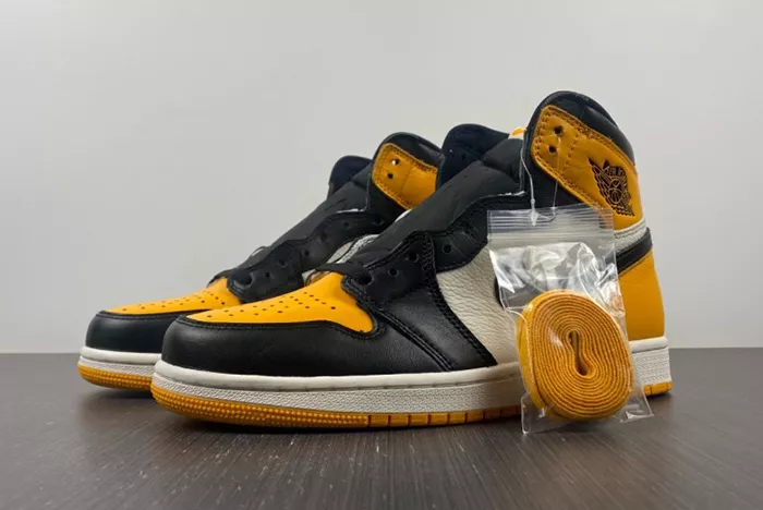 Air Jordan 1 High OG “Yellow Toe” 555088-711