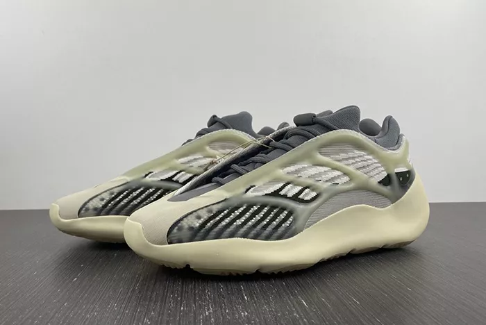 adidas Yeezy 700 V3 Fade ID1674