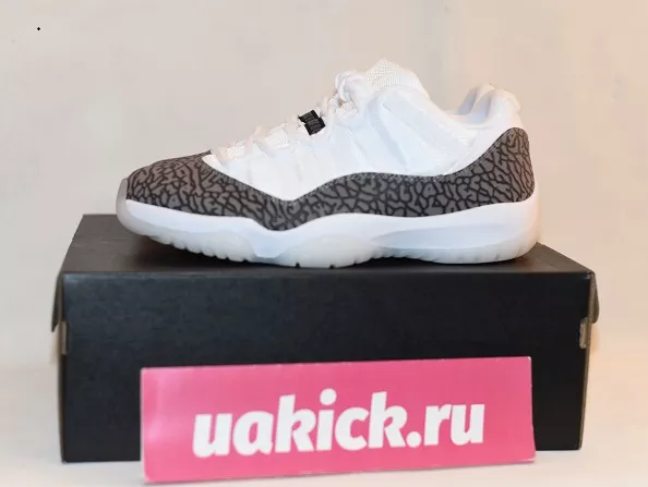 Air Jordan 11 Low AV2187 140