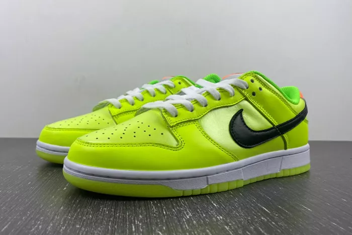 Nike Dunk Low “Glow in the Dark”  FJ4610-702