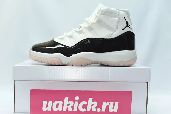 Air Jordan 11 WMNS “Neapolitan” AR0715-101