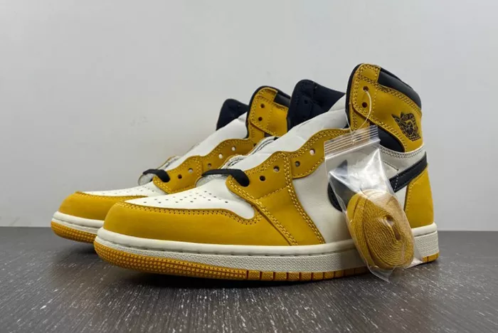 Air Jordan 1 High OG “Yellow Ochre” DZ5485 701