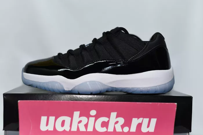 Air Jordan 11 low “Space Jam”  FV5104-004