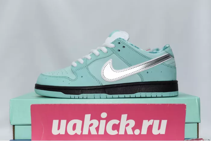 Concepts x TIFFANY CO. x Nike SB Dunk Low BV1310-402